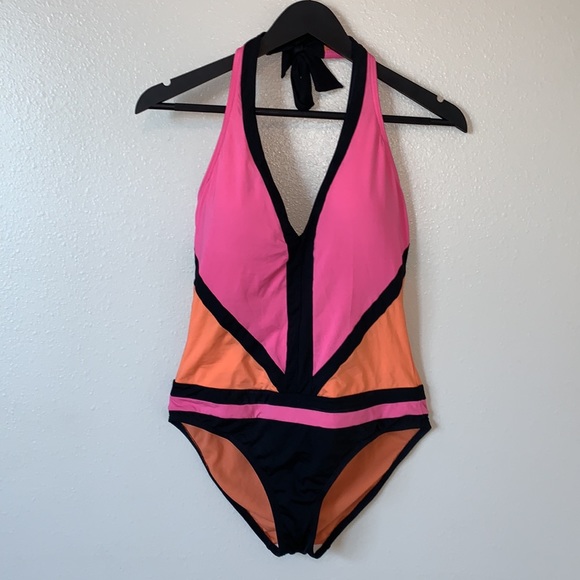 Kenneth Cole Swimsuit - Picture 2 of 13